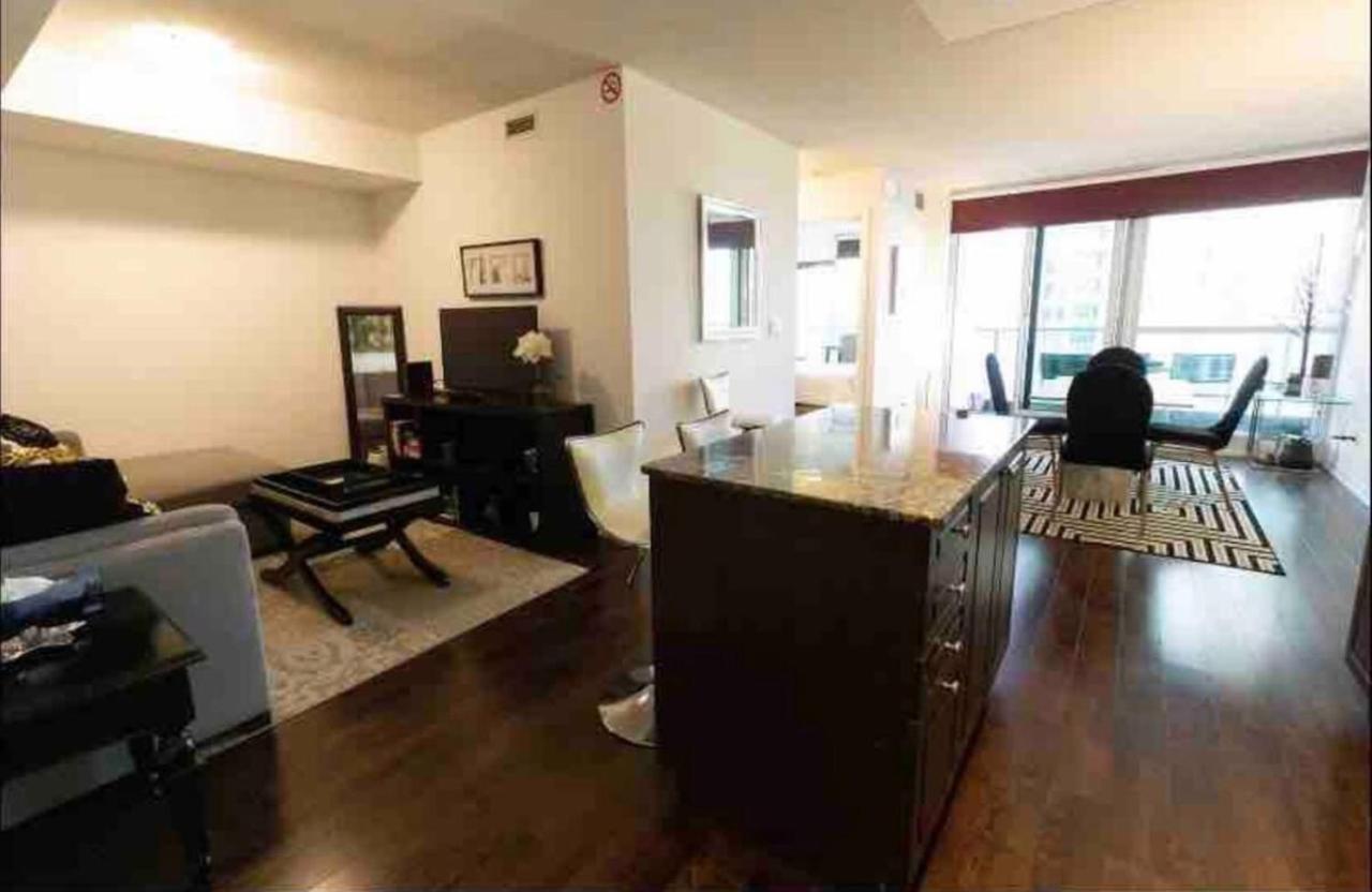 Downtown Toronto+Free Parking+Cn Tower View Appartement Buitenkant foto