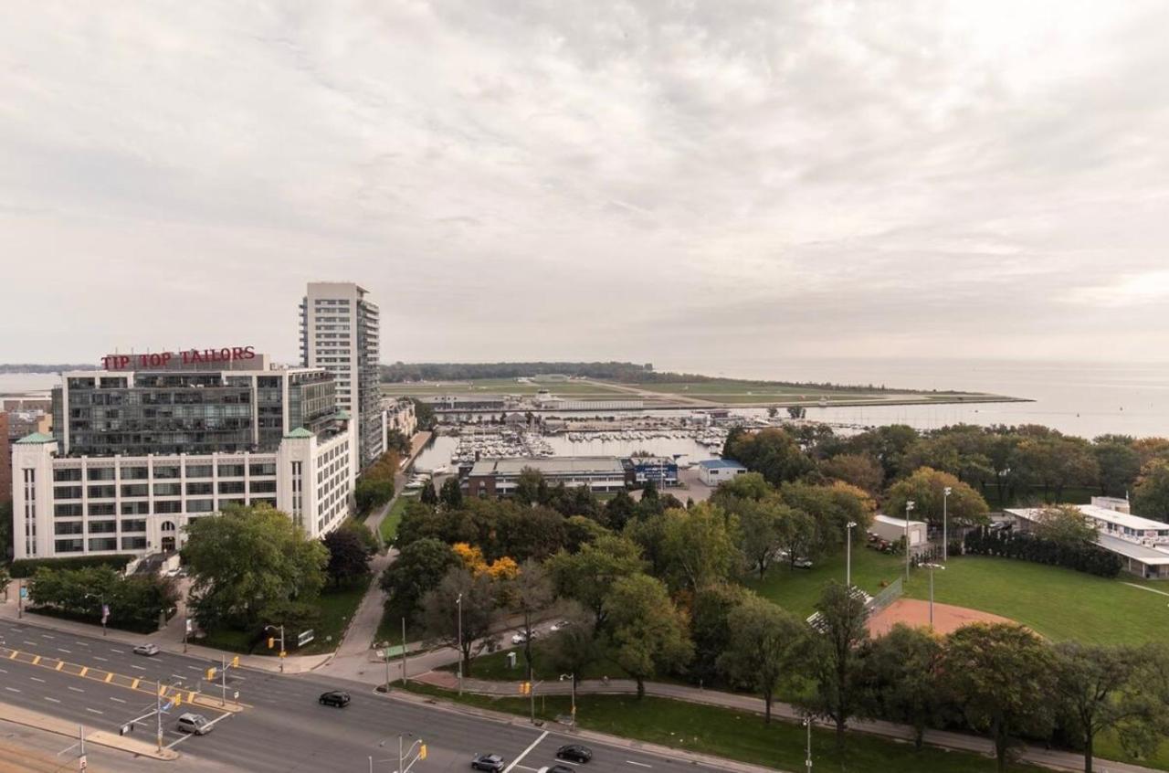 Downtown Toronto+Free Parking+Cn Tower View Appartement Buitenkant foto